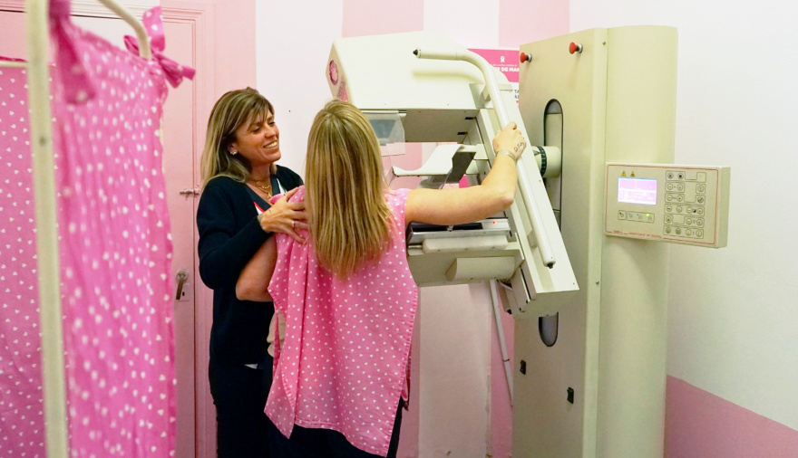 Octubre Rosa: habrá charlas en los CAPS y jornadas especiales de mamografías durante todo el mes
