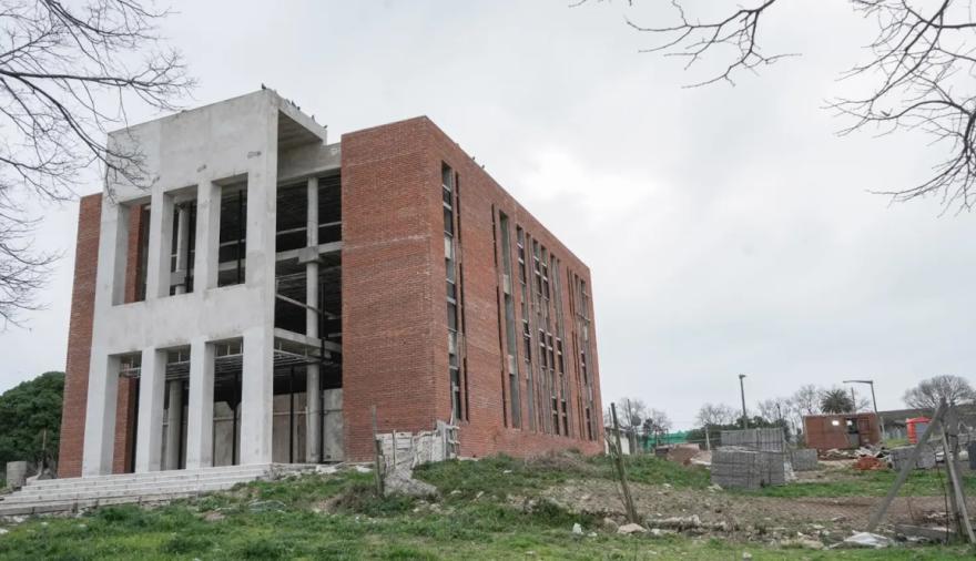 Se retomó la obra de la Casa de la Provincia en Necochea y ya alcanza un 65% de avance