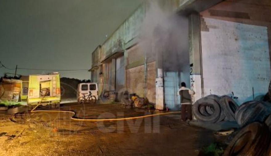 Principio de incendio en una gomería de Quequén: no hubo heridos