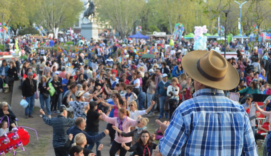 La Plaza del Folclore y la Tradición, un clásico para festejar el cumpleaños de la ciudad