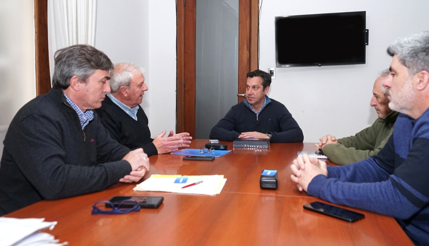 El Intendente se reunió con integrantes de Camuzzi por proyectos para ampliar la red de gas