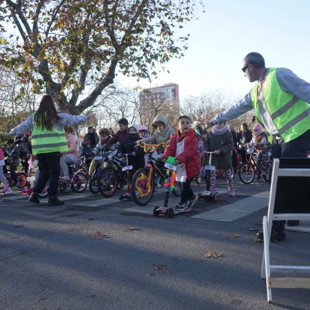 Más de 250 niños participaron de una bicicletada por el Día de la Seguridad Vial
