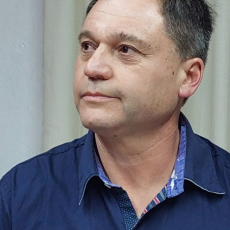 Críticas desde Quequén: Walter Bravo Cuestiona la Demora en Alianzas y la Gestión de la UCR Necochea