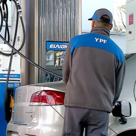 YPF aumentará un 3,5% el precio de las naftas desde esta medianoche