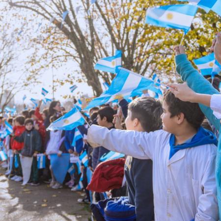 El jueves 19 será el acto de Promesa de Lealtad a la Bandera en la plaza “Dardo Rocha”