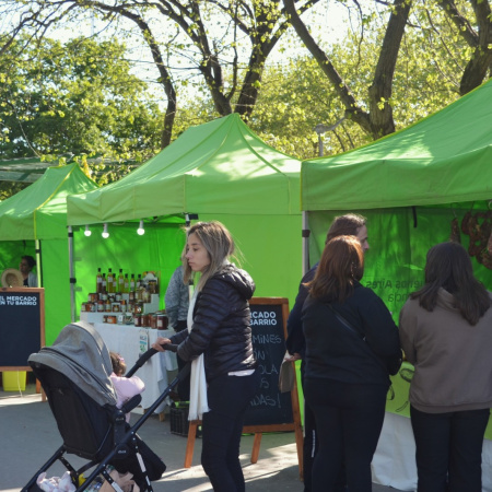 Este miércoles la feria “El Mercado” vuelve a la plaza Rocha