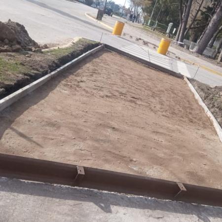 Se arreglan veredas y se colocan rampas de acceso en el paseo de 10 y Pinolandia