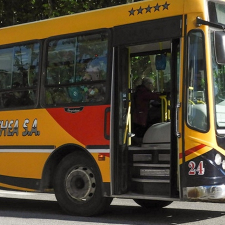 Choferes de micros urbanos anuncian retención de tareas desde este martes por deudas salariales