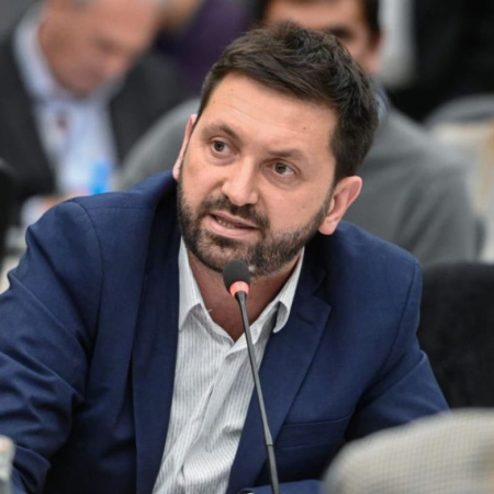 Juliano:“Nadie lo quiere sacar con los pies para adelante, pero tampoco queremos que nos tomen por imbéciles”
