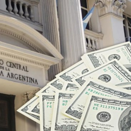 El BCRA limita movimientos bancarios en pleno vencimiento de futuros: ¿estrategia o presión política?