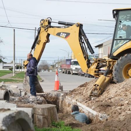 Múltiples trabajos de Obras Sanitarias en distintos punto de la ciudad