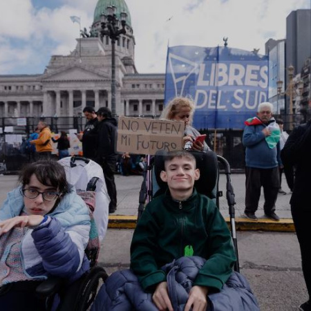 Discapacidad: presentan un amparo para impedir que Milei dilate la aplicación de la ley