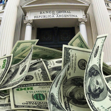 El dólar tocó el techo de la banda cambiaria y el Banco Central vendió USD 53 millones