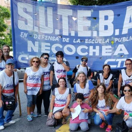 Protesta en Necochea contra los vetos y recortes del gobierno de Milei