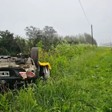 Espectacular vuelco en la Ruta 88: el conductor resultó ileso