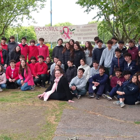 El CAPS Norte e instituciones educativas del barrio visibilizaron la lucha contra el cáncer de mama
