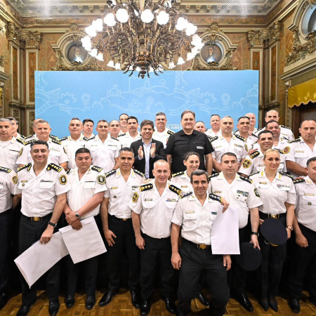 Oscar Orellano recibió el  diploma de comisario general
