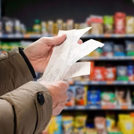 Desplome en ventas de ropa y calzado mientras crece el endeudamiento para comprar alimentos