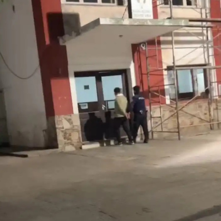 Aprehendido luego de agredir a su pareja y provocar daños en una vivienda