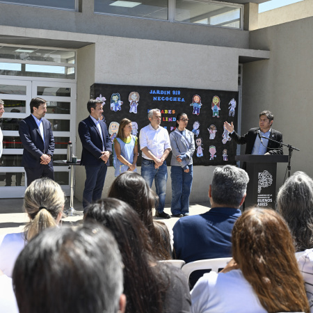 Kicillof inauguró un nuevo jardín en Necochea y habilitó la Comisaría 2ª de Quequén