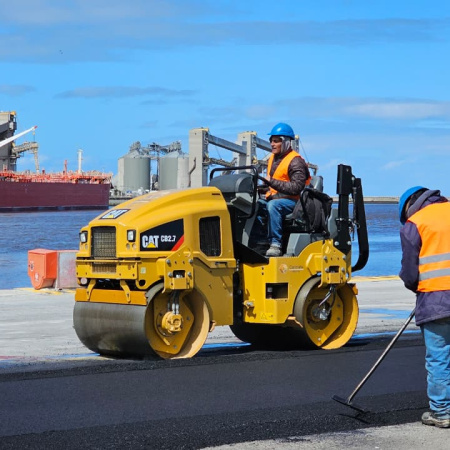 Puerto Quequén finalizó la obra de repavimentación y bacheo de los sitios 8, 9 y 10