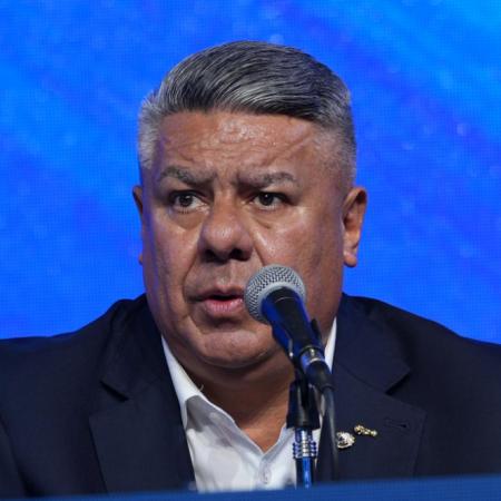 Otro mamarracho del Chiqui Mafia: Suspendió por 6 meses a Verón como presidente y sancionó a futbolistas de Estudiantes