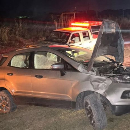 Vuelco vehicular en Avenida 10 y 171: rápida intervención de Defensa Civil