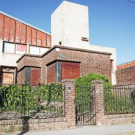 Millonario robo en la vivienda de un comerciante chino frente a su supermercado