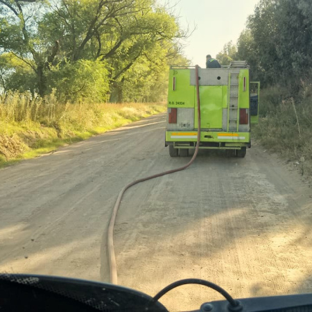 Trabajo conjunto permitió controlar un incendio forestal en un monte de eucaliptos