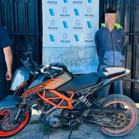 Dos allanamientos por picadas ilegales: secuestraron una moto robada y hay un aprehendido