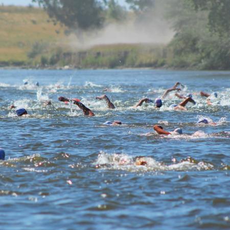Este domingo se realiza la travesía acuática Los Destructores en el Río Quequén