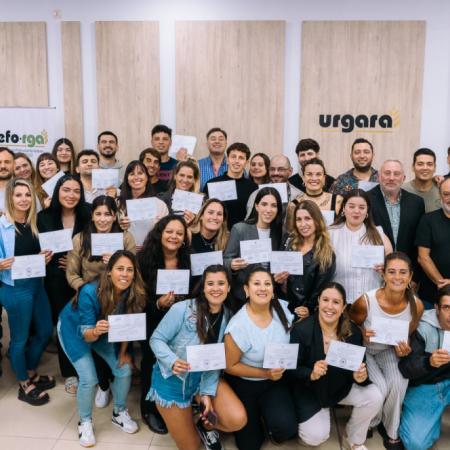 Entrega de certificados en URGARA: jóvenes y adultos culminaron sus capacitaciones en el centro de formación profesional