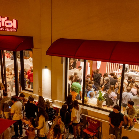 Heladería Tirol inauguró su primera franquicia en la ciudad de Azul