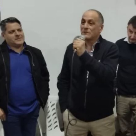 El bicicletero mostro las cartas y exploto La Libertad Avanza