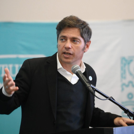 Kicillof responsabilizó a Milei por la caída del turismo en la Provincia y endureció el cruce político