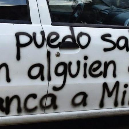 Le pintaron el coche por ser libertario tras burlarse de jubilados