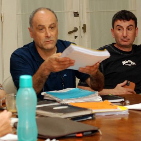 Cerezuela primero lo amenazó con “arrancarle la cabeza” y ahora lo manda a trabajar