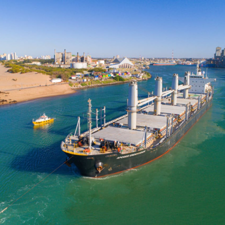 Puerto Quequén estableció la obligatoriedad de contratar serenos de buques para todas las embarcaciones