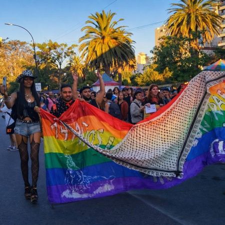 Multitudinaria Marcha del Orgullo recorrió la Villa Díaz Vélez con consignas por la diversidad y la igualdad