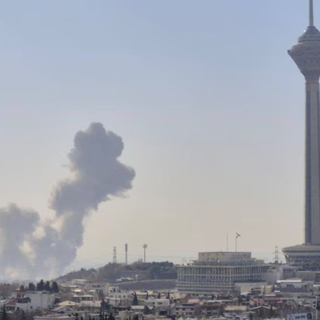 Estados Unidos e Israel lanzan un ataque masivo contra Irán y buscan forzar un cambio de régimen