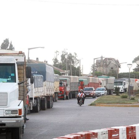 Rojas defendió la tasa vial vinculada al puerto y cuestionó la cautelar que frenó su cobro