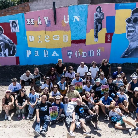 Quequén suma un nuevo mural maradoniano en homenaje a Diego