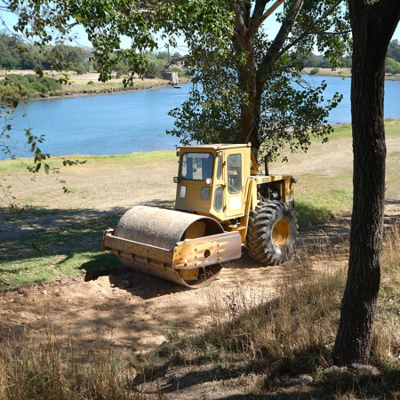 Avanzan trabajos de iluminación, infraestructura y mantenimiento en Quequén