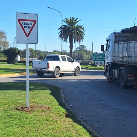 El municipio continúa con colocación de señalética en puntos estratégicos de la ciudad