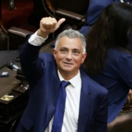 Kicillof explora un acuerdo con Pareja: Boleta Única a cambio de reelecciones indefinidas