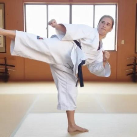 El Club Ameghino incorpora Karate Shotokan con la Sensei Rosa Parson
