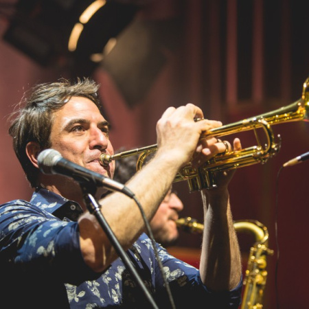 El trompetista Martín Gil de No Te Va Gustar habló con Ecos Radio y anticipó un show potente en el Teatro París