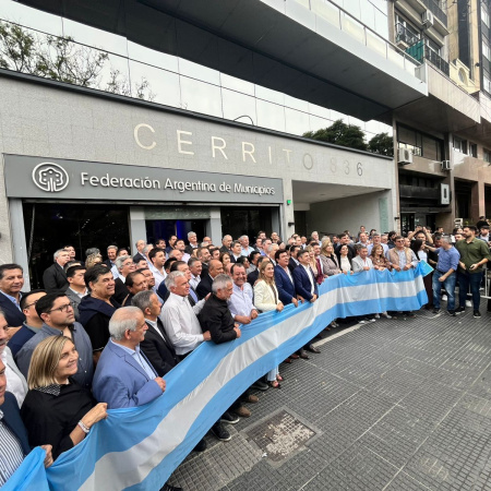 Kicillof respaldó el reclamo de intendentes por fondos y obras paralizadas