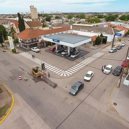 Boqueteros ingresaron por el techo y robaron paquetes de cigarrillos en una YPF