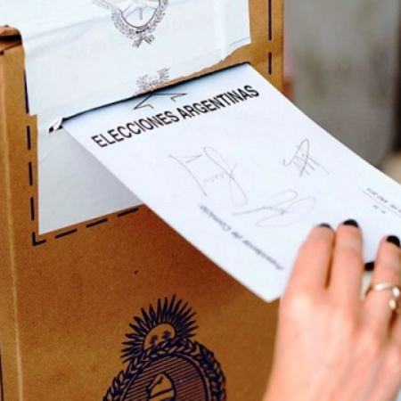 Milei impulsa eliminar las PASO y suma Ficha Limpia para negociar apoyos en el Congreso